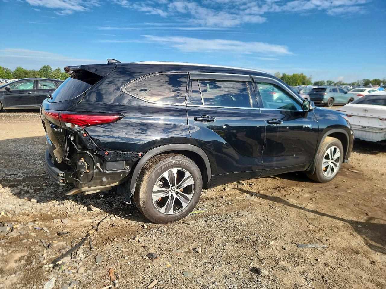 2021 Toyota Highlander Hybrid Xle - zdjęcie 3