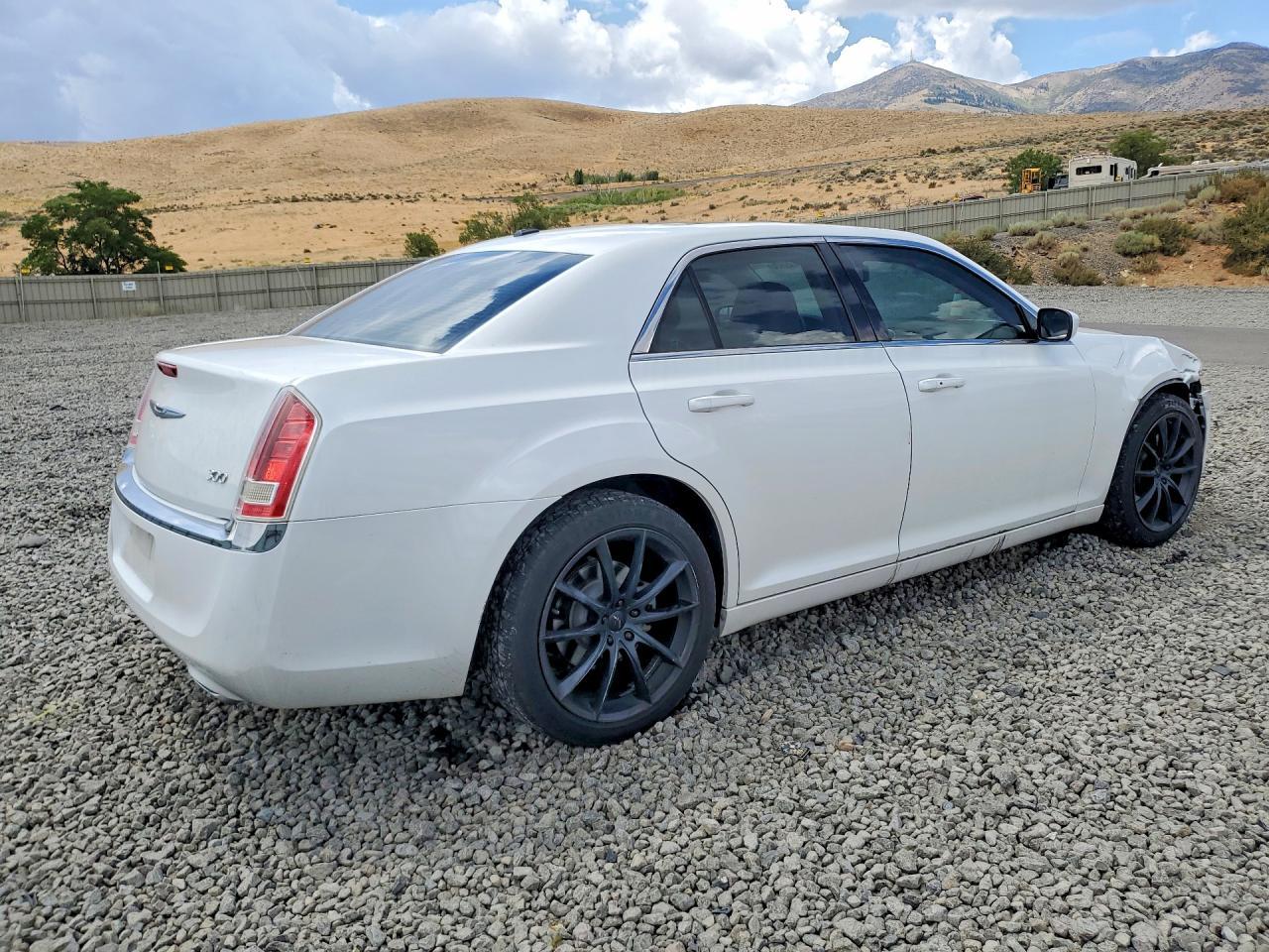 2013 Chrysler 300 - zdjęcie 3