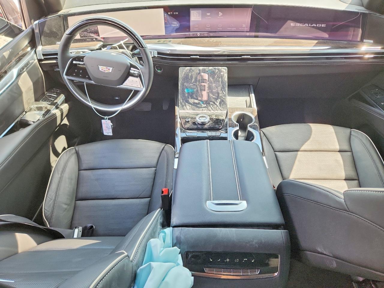 2026 Cadillac Escalade Luxury - zdjęcie 8