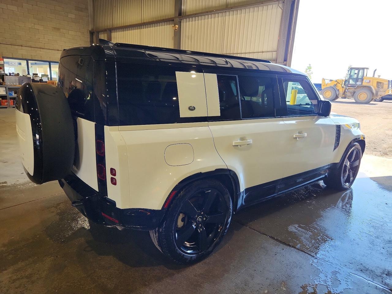 2024 Land Rover Defender 110 X-Dynamic Se - zdjęcie 3