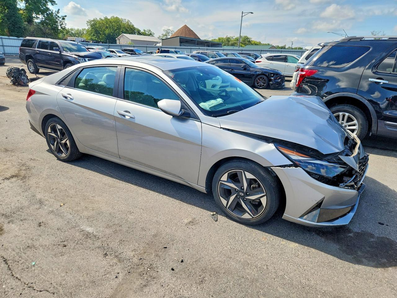 2022 Hyundai Elantra Limited - zdjęcie 4