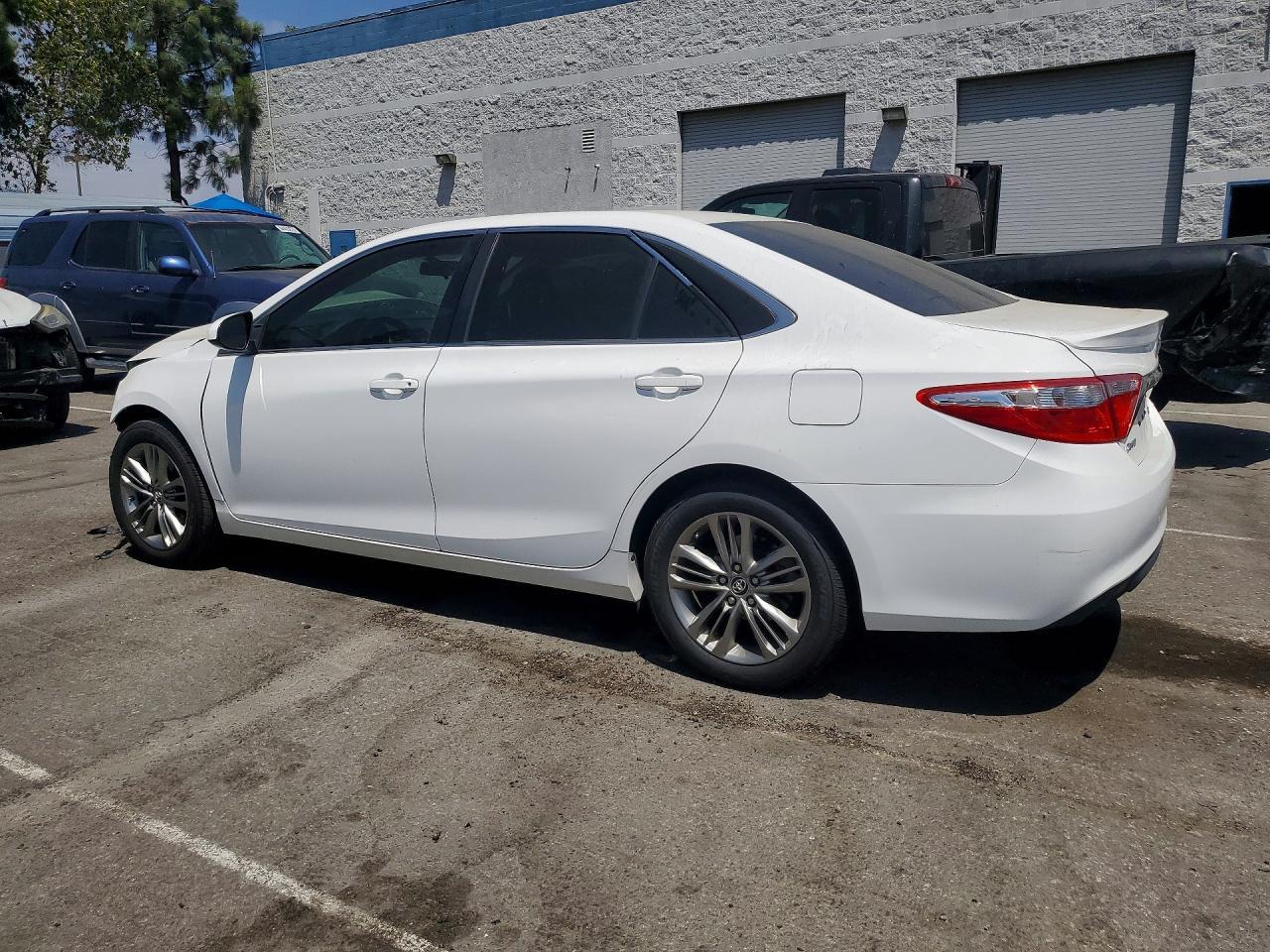 2017 Toyota Camry Se - zdjęcie 2