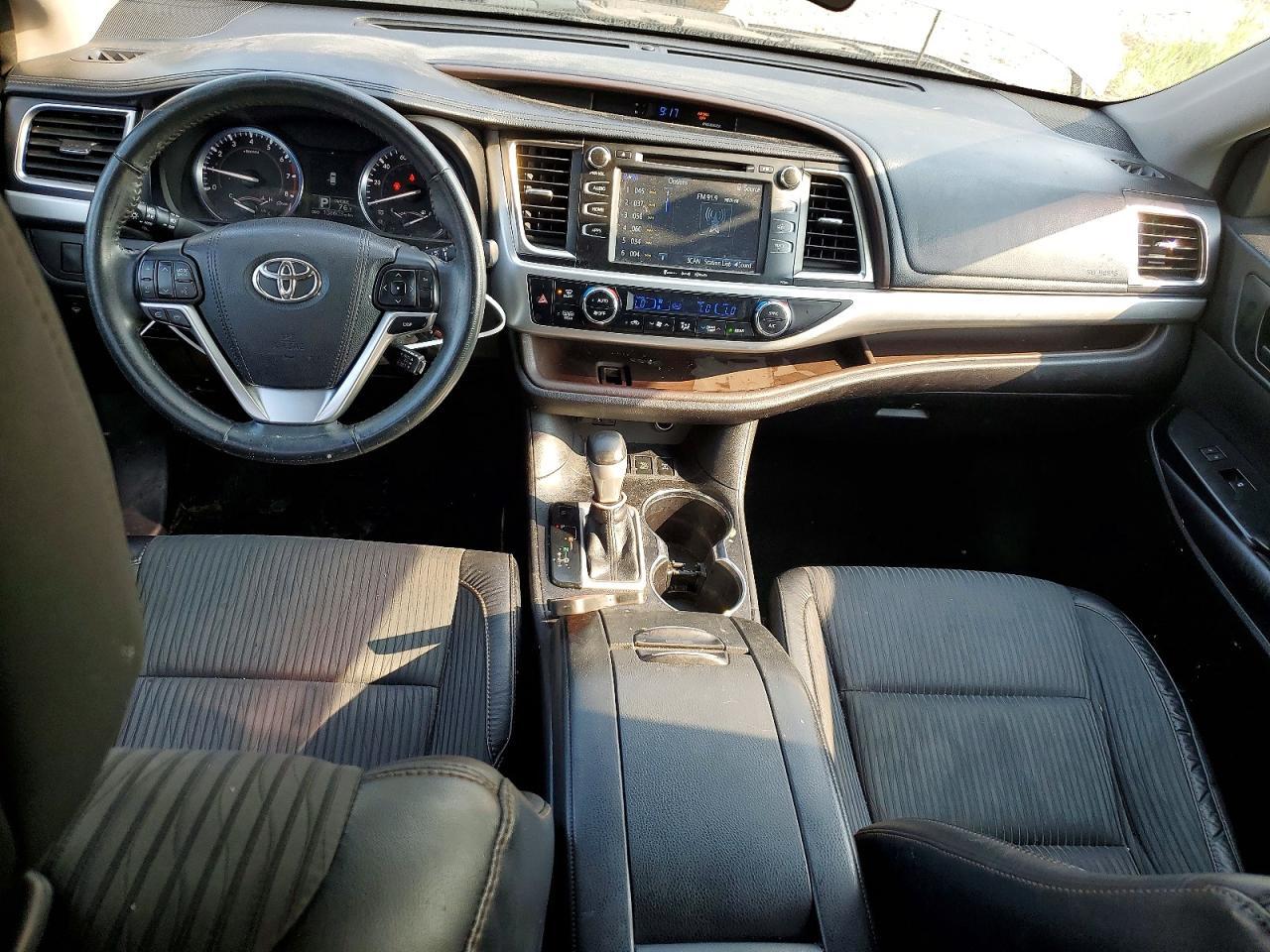 2016 Toyota Highlander Le Plus - zdjęcie 8
