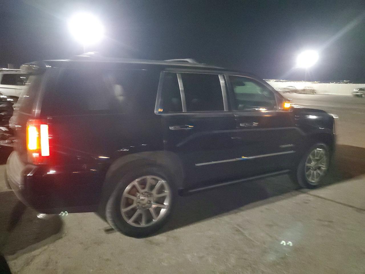2015 GMC Yukon Denali - zdjęcie 3