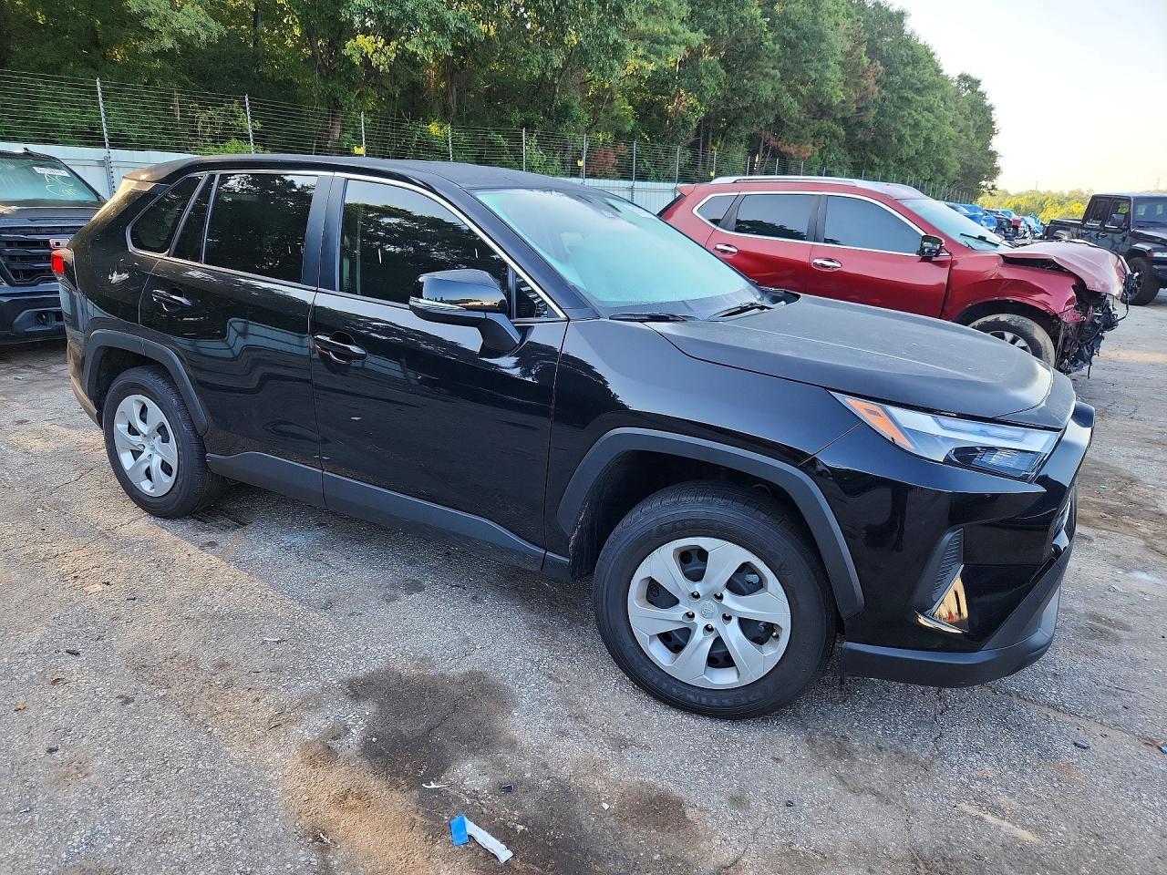 2025 Toyota Rav4 Le - zdjęcie 4