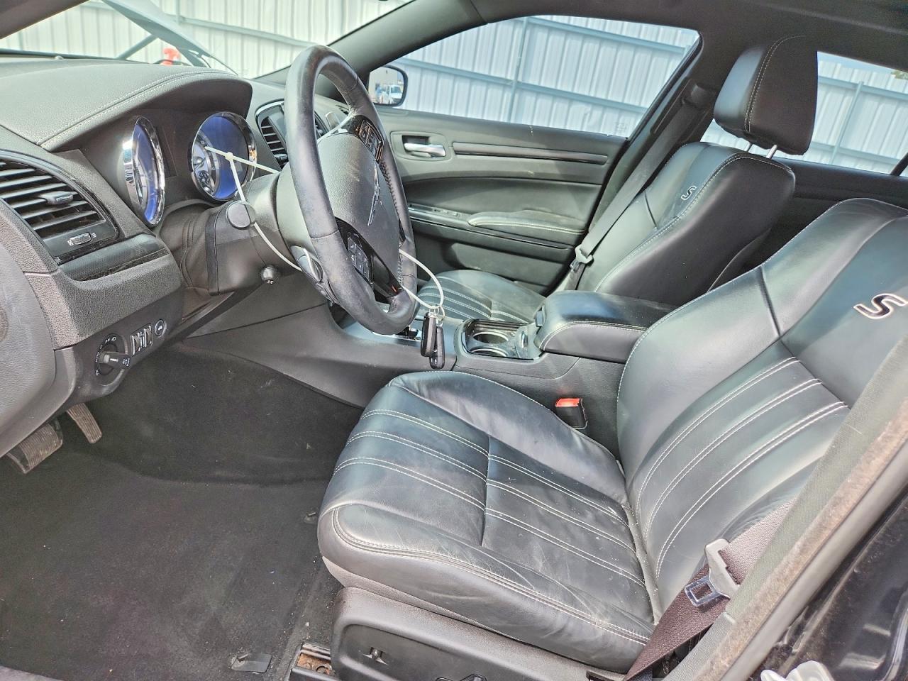 2014 Chrysler 300 S - zdjęcie 7
