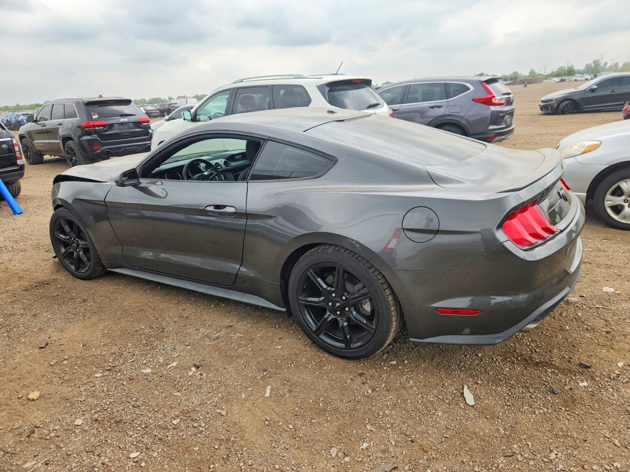 2019 Ford Mustang - zdjęcie 2