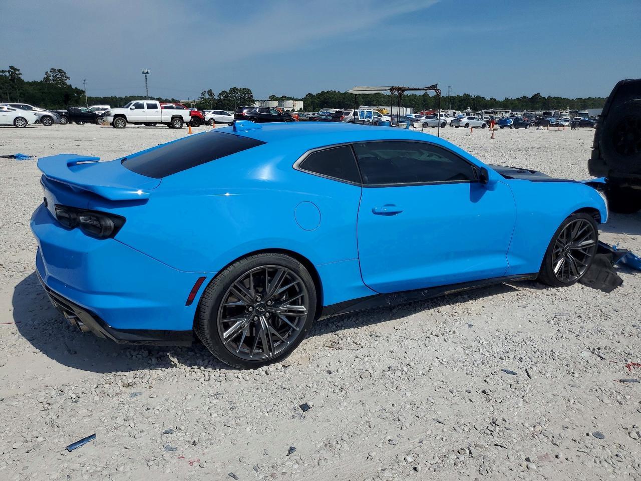 2022 Chevrolet Camaro Zl1 - zdjęcie 3