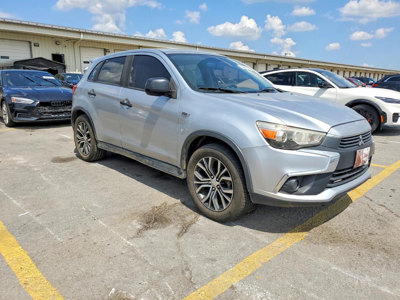 2017 Mitsubishi Outlander Sport Es - zdjęcie 4