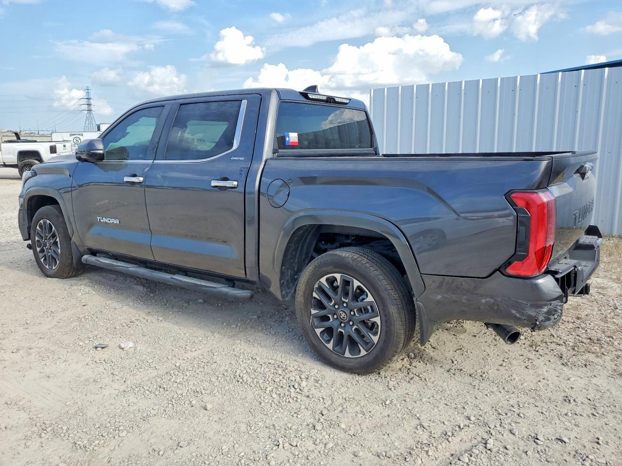 2026 Toyota Tundra Crewmax Limited - zdjęcie 2