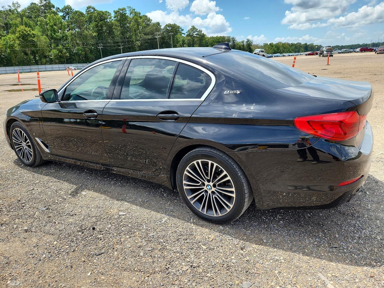 2019 BMW 530E - zdjęcie 2
