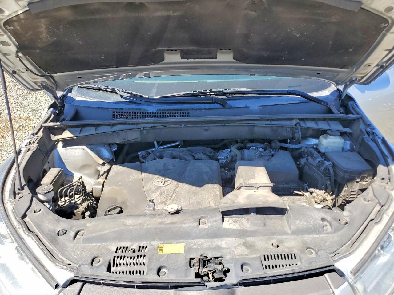 2018 Toyota Highlander Le Plus - zdjęcie 12