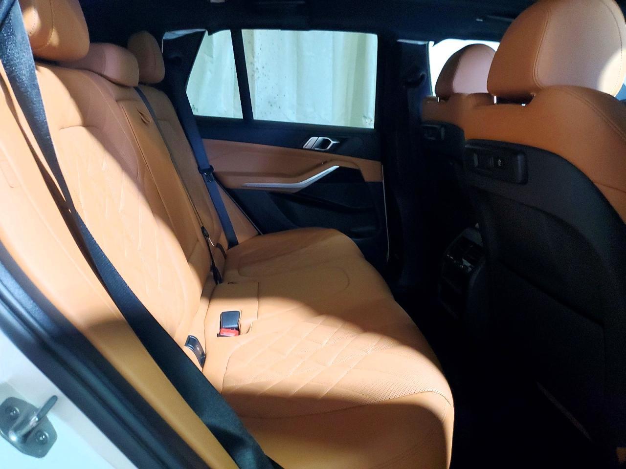 2023 BMW X5 xDrive40I - zdjęcie 11