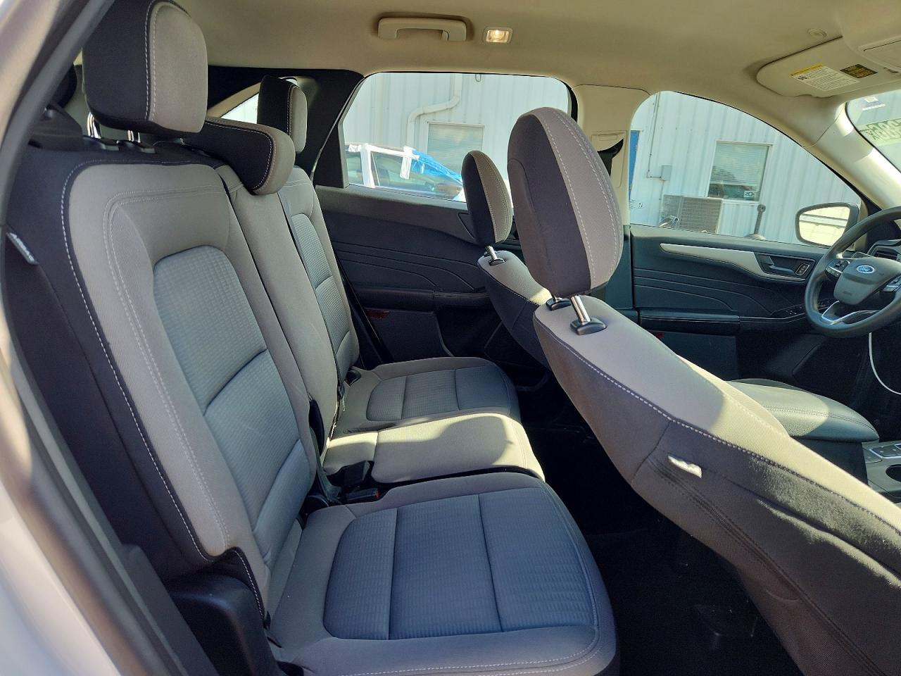 2022 Ford Escape S - zdjęcie 10