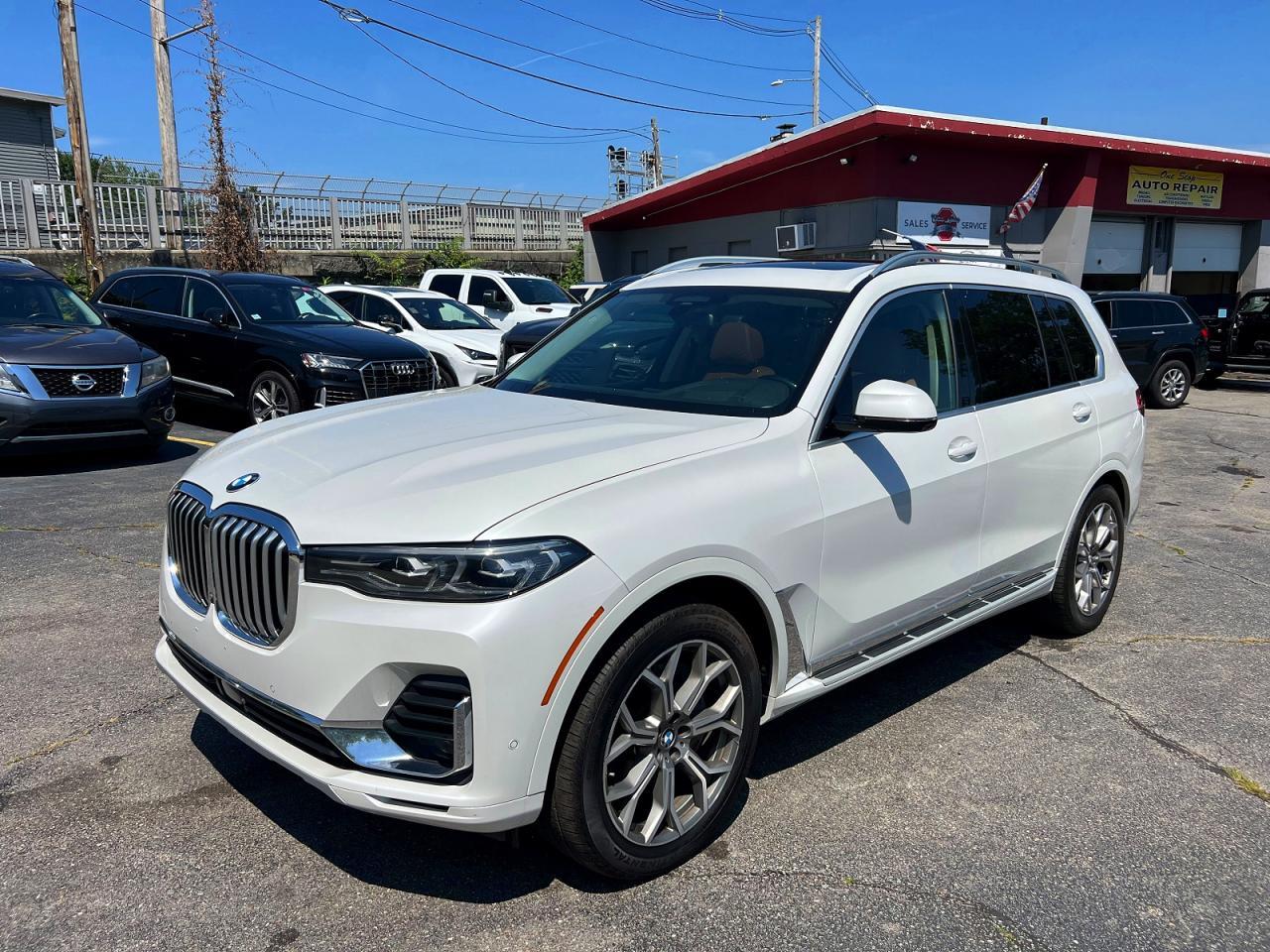 2019 BMW X7 xDrive50I - zdjęcie główne