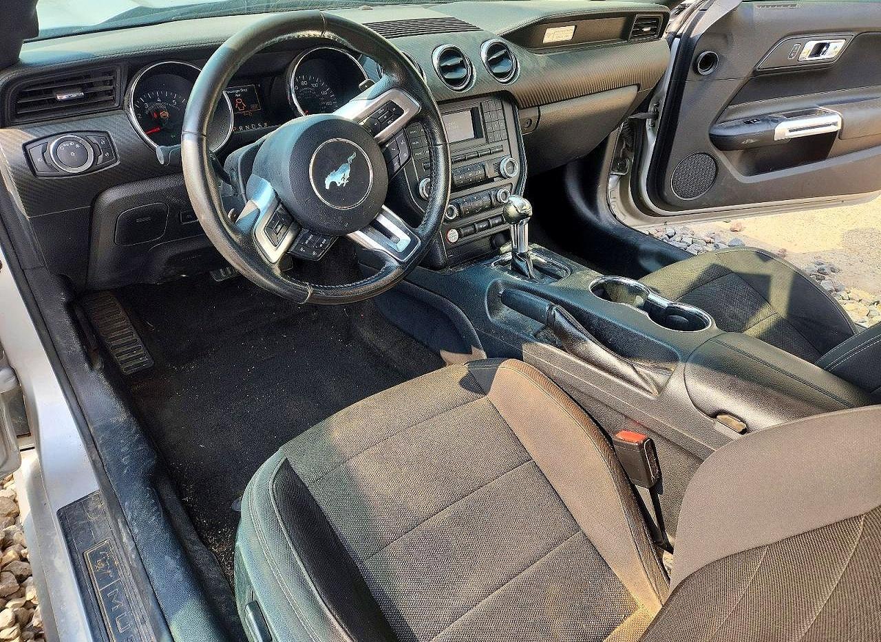 2015 Ford Mustang - zdjęcie 8
