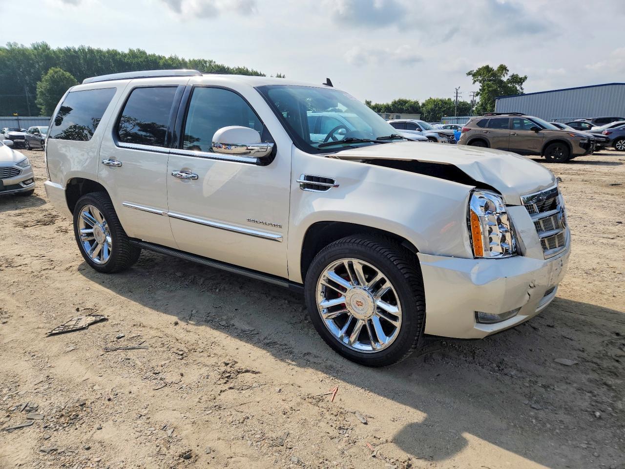 2013 Cadillac Escalade Platinum - zdjęcie 4