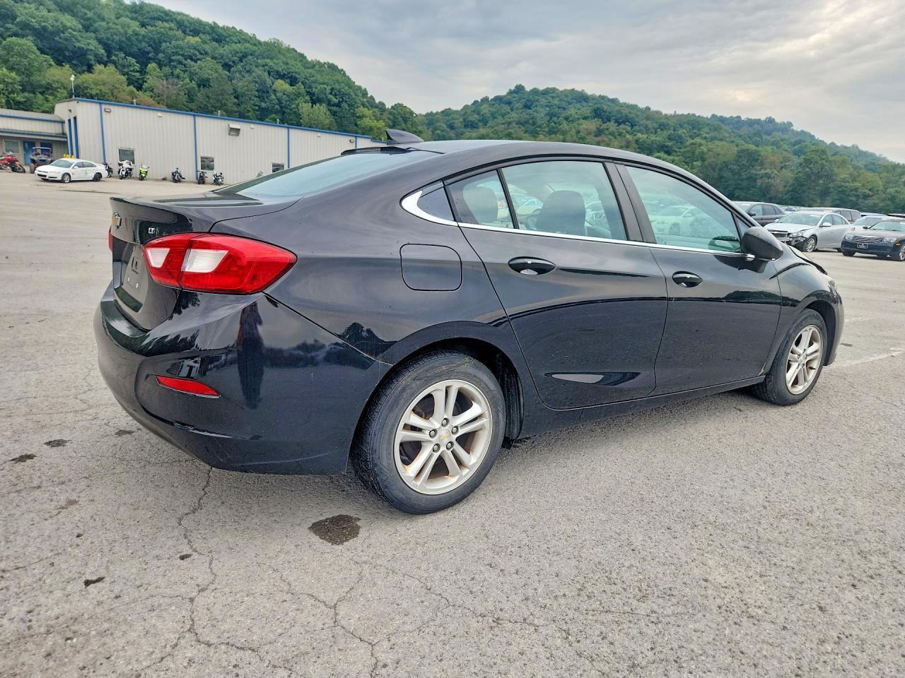 2018 Chevrolet Cruze Lt - zdjęcie 3