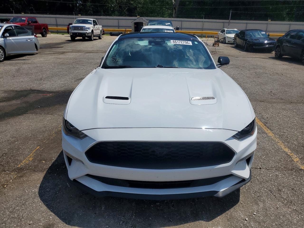 2022 Ford Mustang - zdjęcie 5