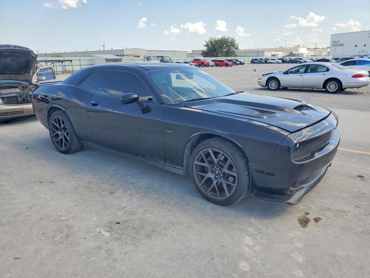 2017 Dodge Challenger R/T - zdjęcie 4