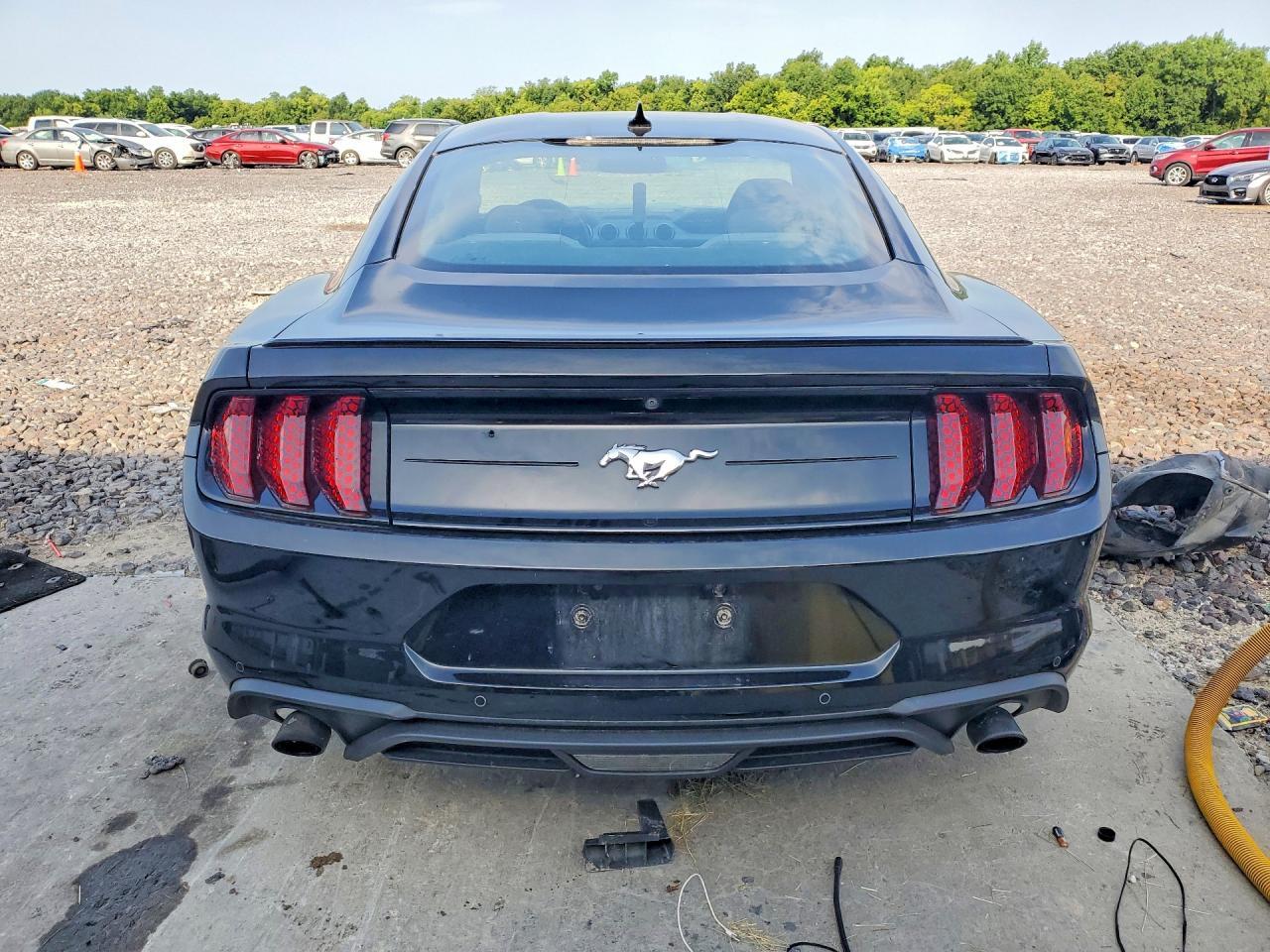 2020 Ford Mustang - zdjęcie 6