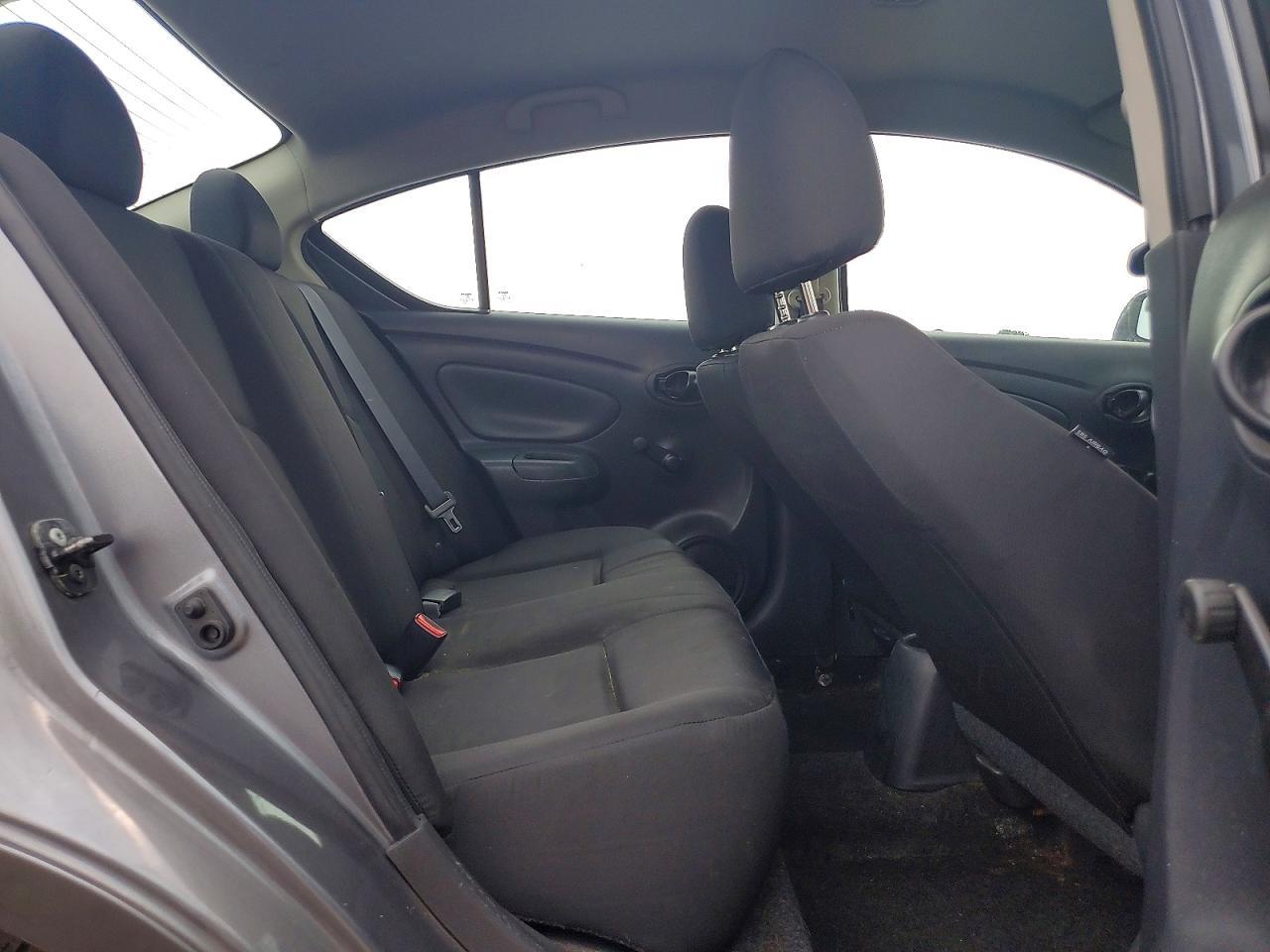 2019 Nissan Versa S Plus - zdjęcie 10