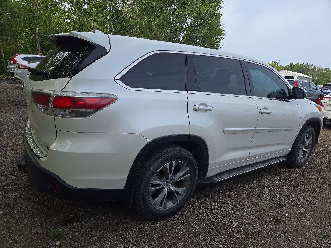 2014 Toyota Highlander Le - zdjęcie 3