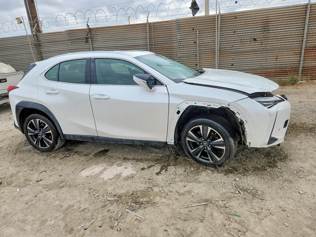 2022 Lexus Ux 200 - zdjęcie 4