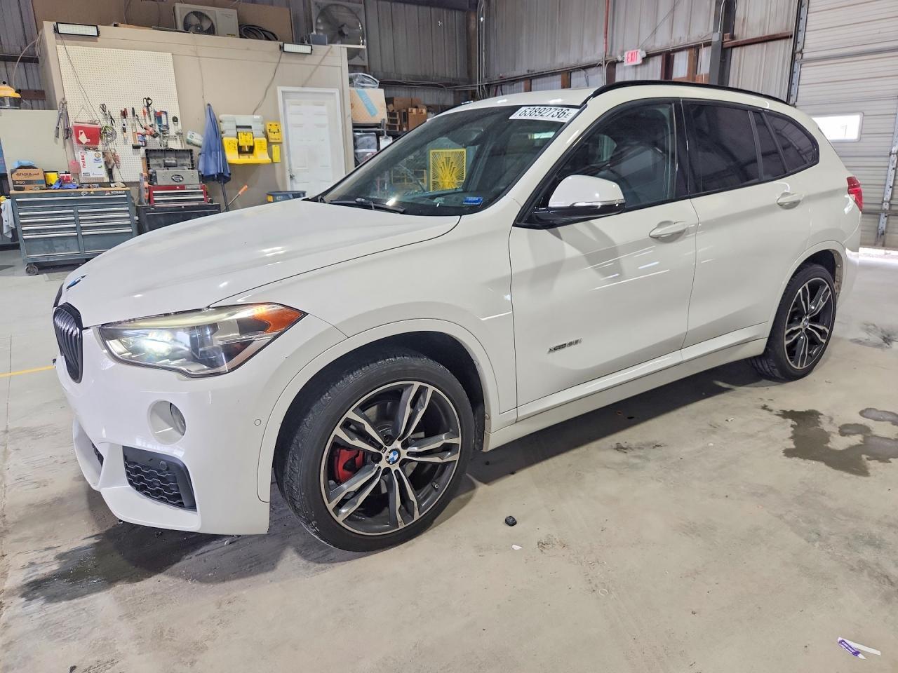 2016 BMW X1 xDrive28I - zdjęcie główne