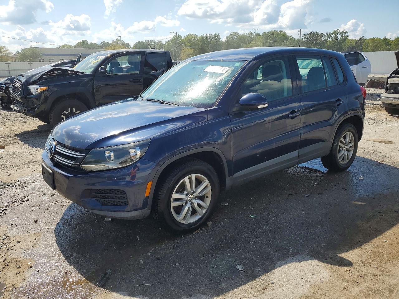 2014 Volkswagen Tiguan S - zdjęcie główne