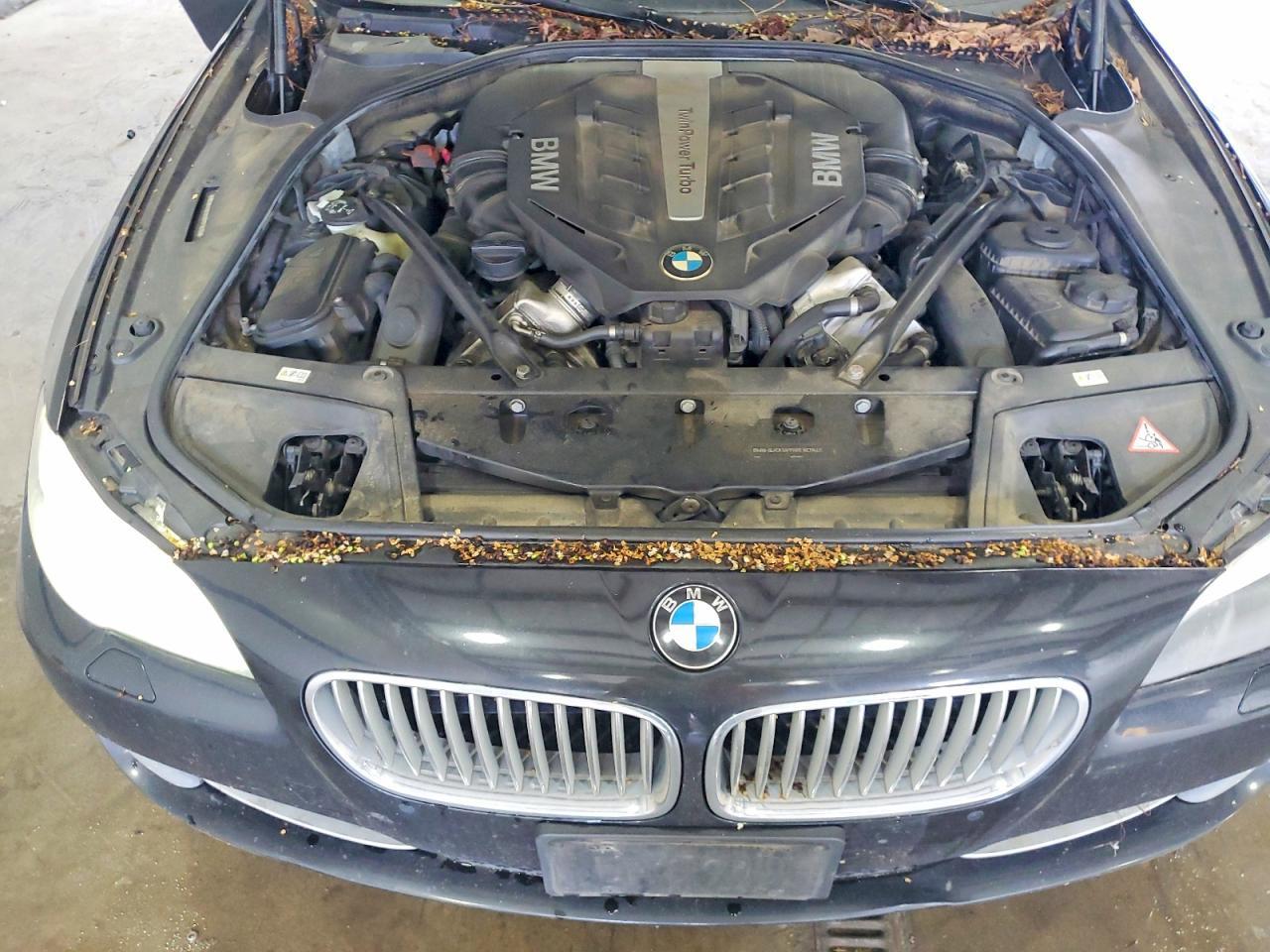 2013 BMW Seria 5 550i - zdjęcie 11