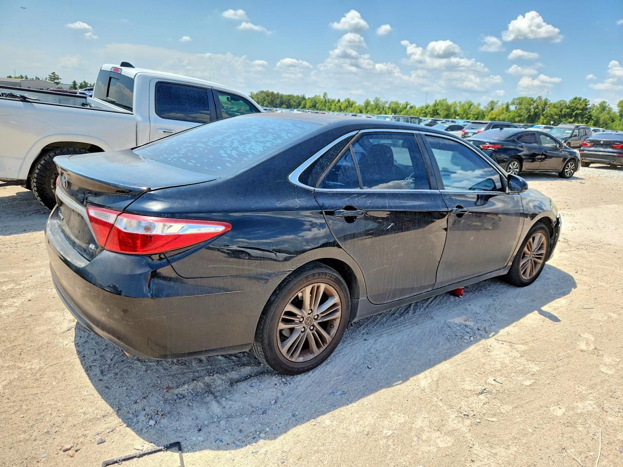 2016 Toyota Camry Se - zdjęcie 3