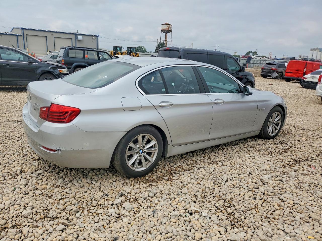 2015 BMW Seria 5 528i - zdjęcie 3