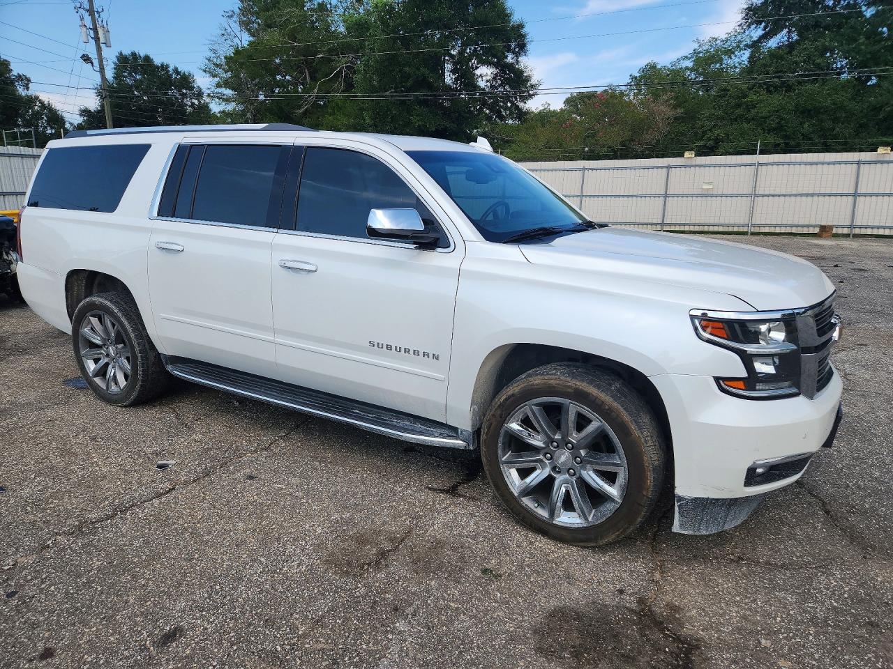 2019 Chevrolet Suburban C1500 Premier - zdjęcie 4