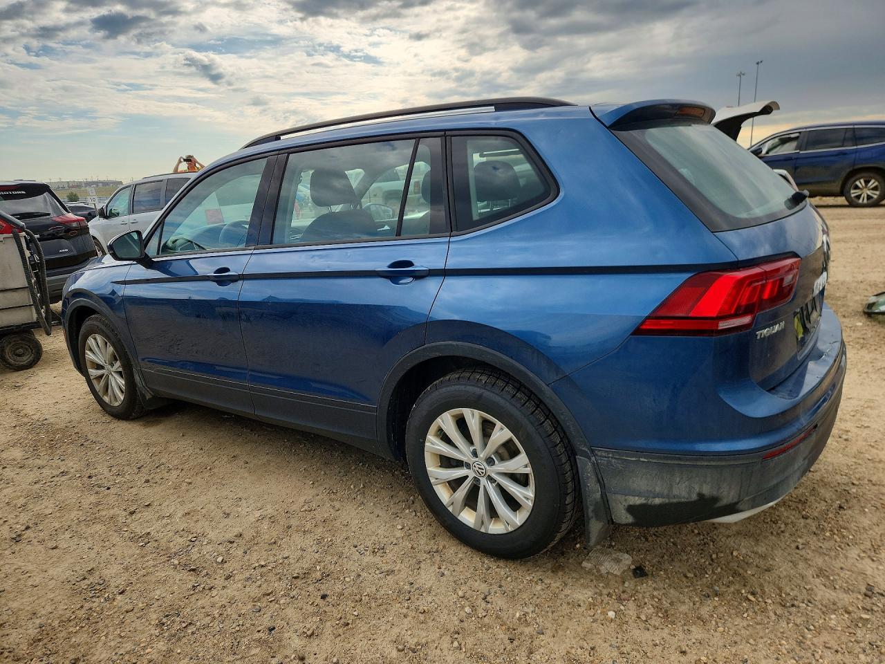 2018 Volkswagen Tiguan S - zdjęcie 2