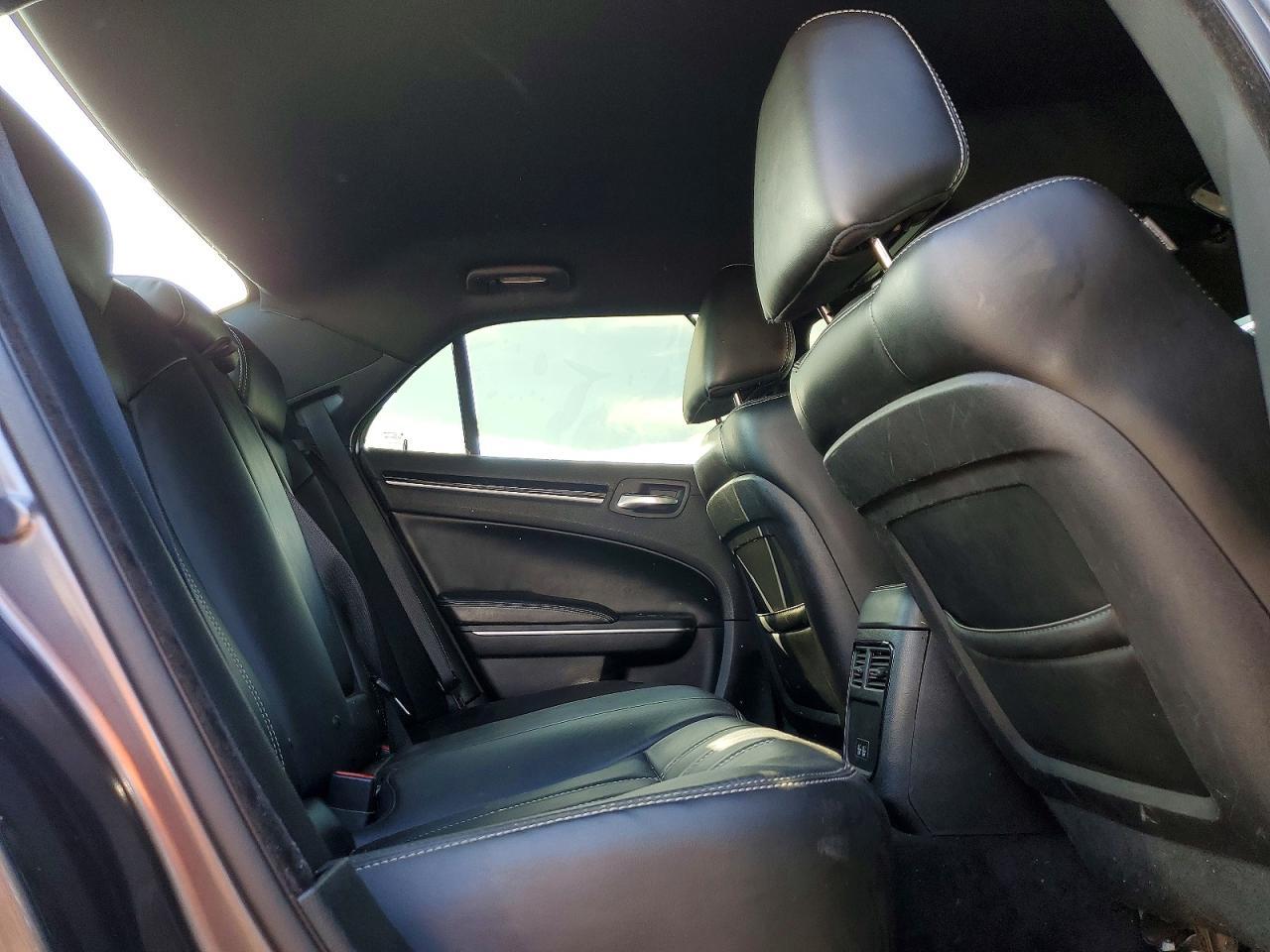 2018 Chrysler 300 S - zdjęcie 10