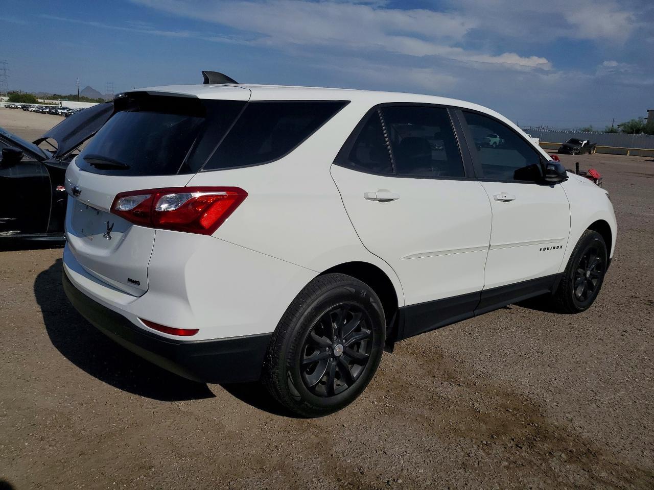 2020 Chevrolet Equinox Ls - zdjęcie 3