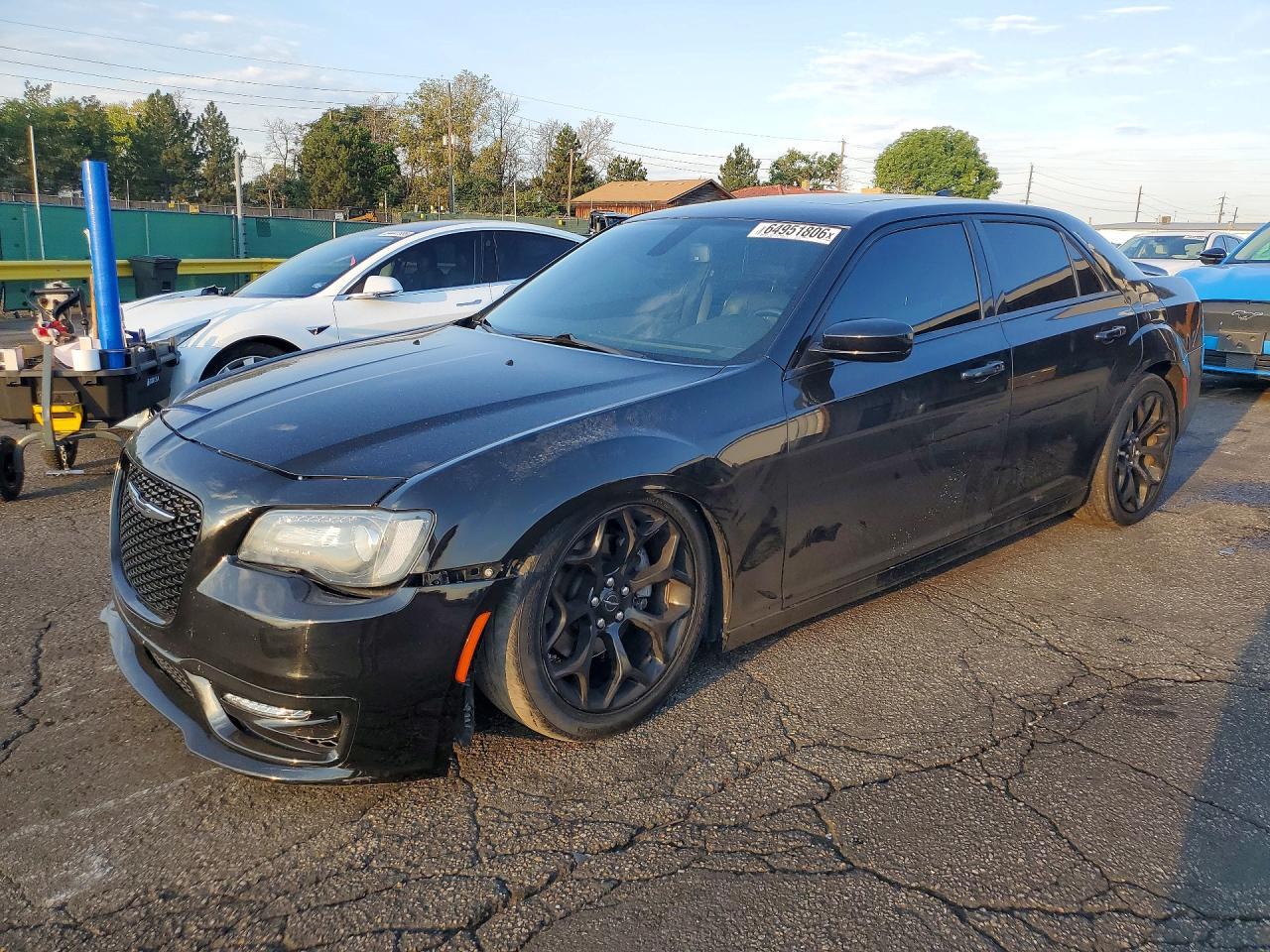 2020 Chrysler 300 S - zdjęcie główne
