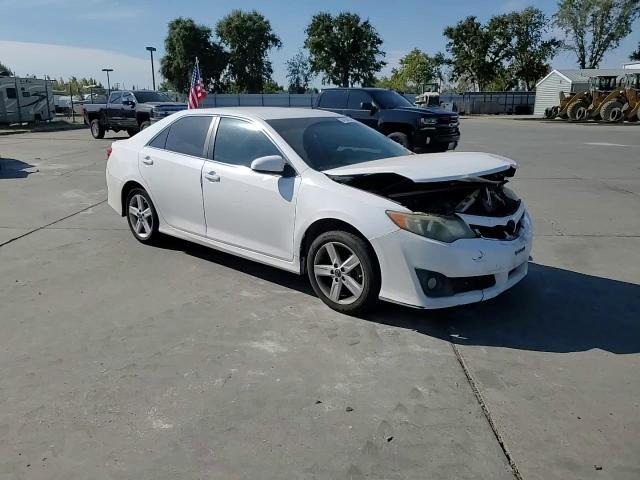 2014 Toyota Camry Se - zdjęcie 13