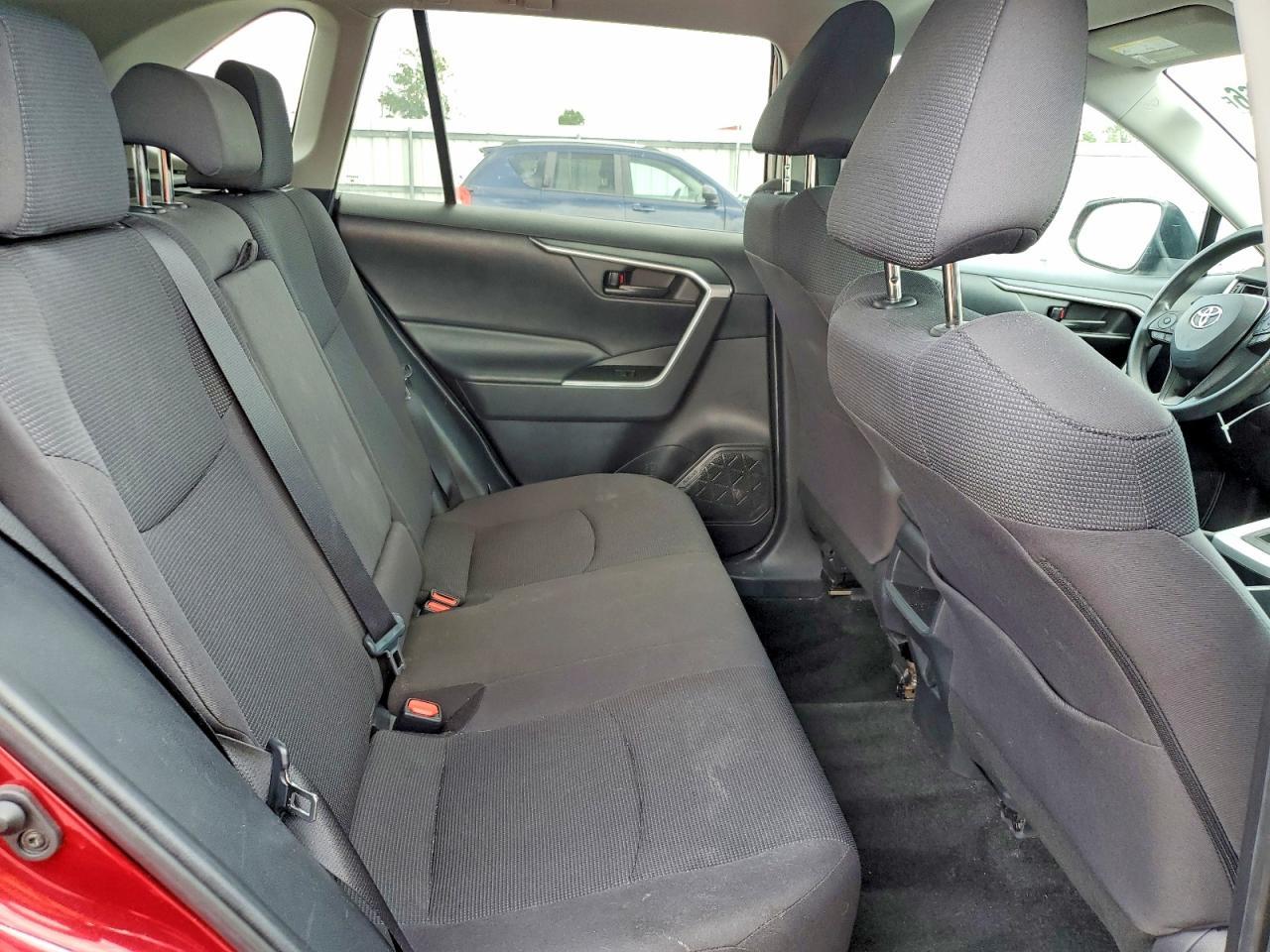 2019 Toyota Rav4 Le - zdjęcie 11