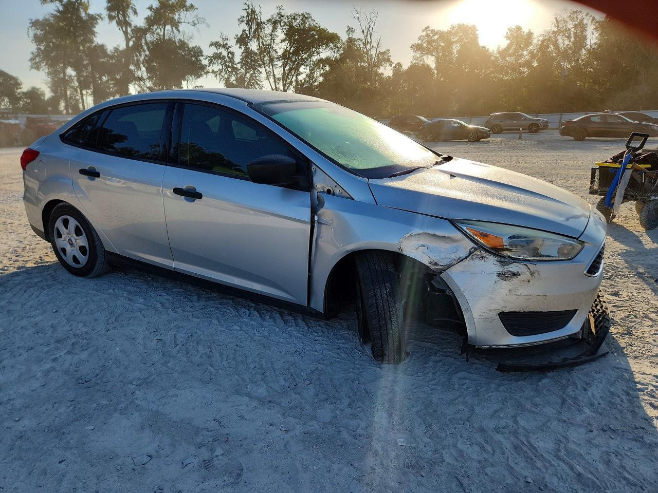 2015 Ford Focus S - zdjęcie 4