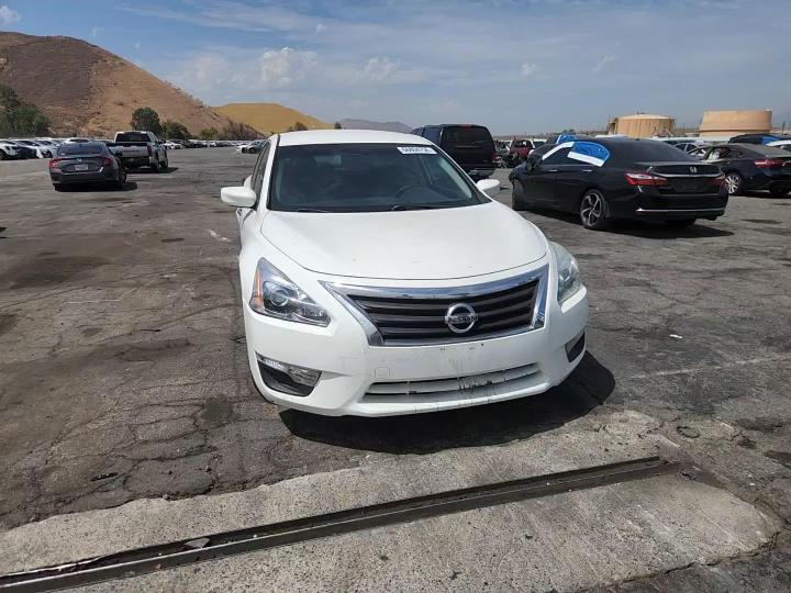 2015 Nissan Altima 2.5 S - zdjęcie 13