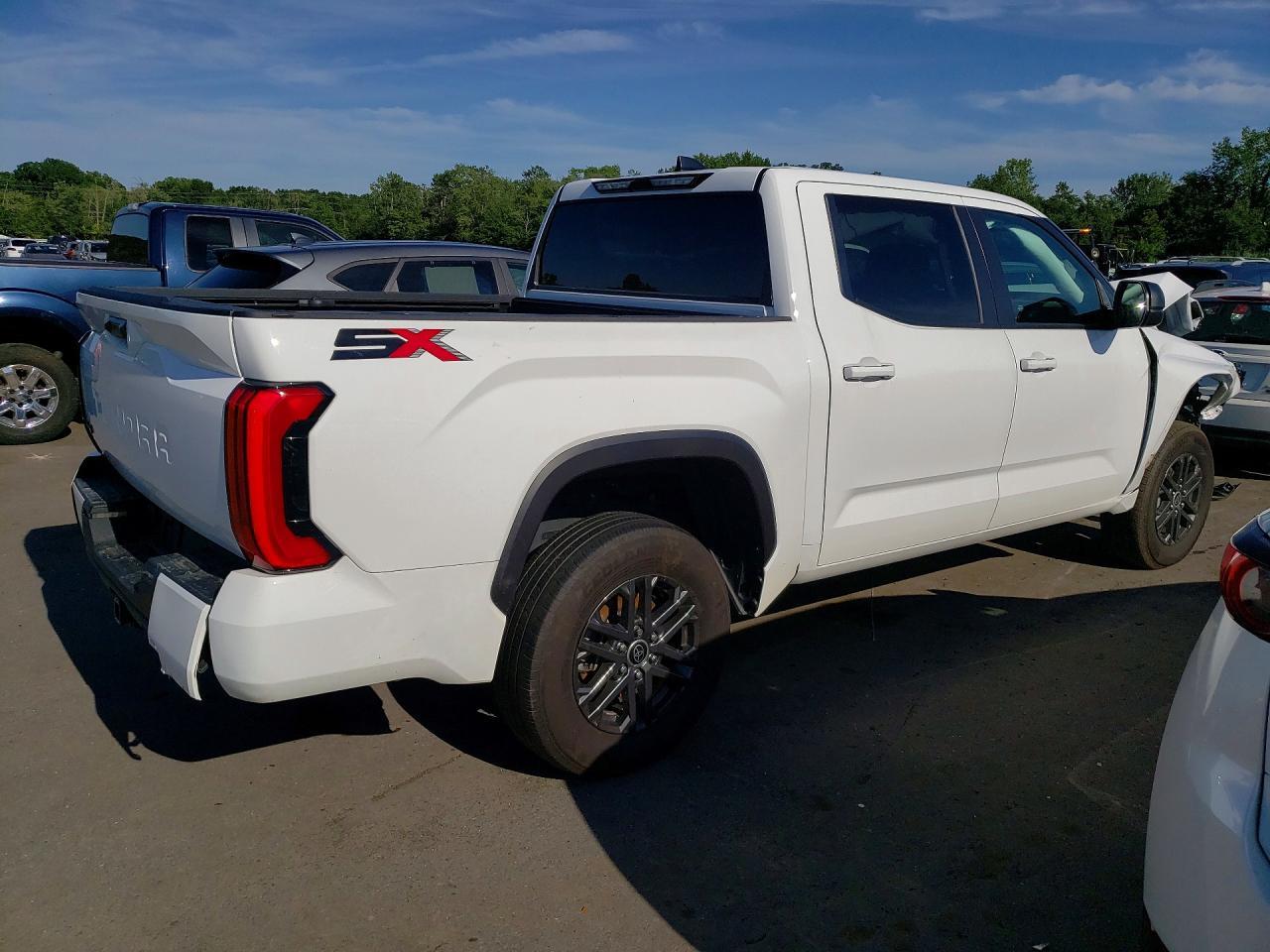 2024 Toyota Tundra Sr5 - zdjęcie 3