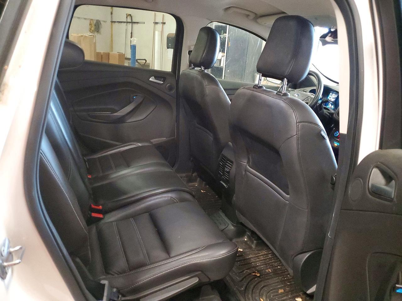 2019 Ford Escape Titanium - zdjęcie 11
