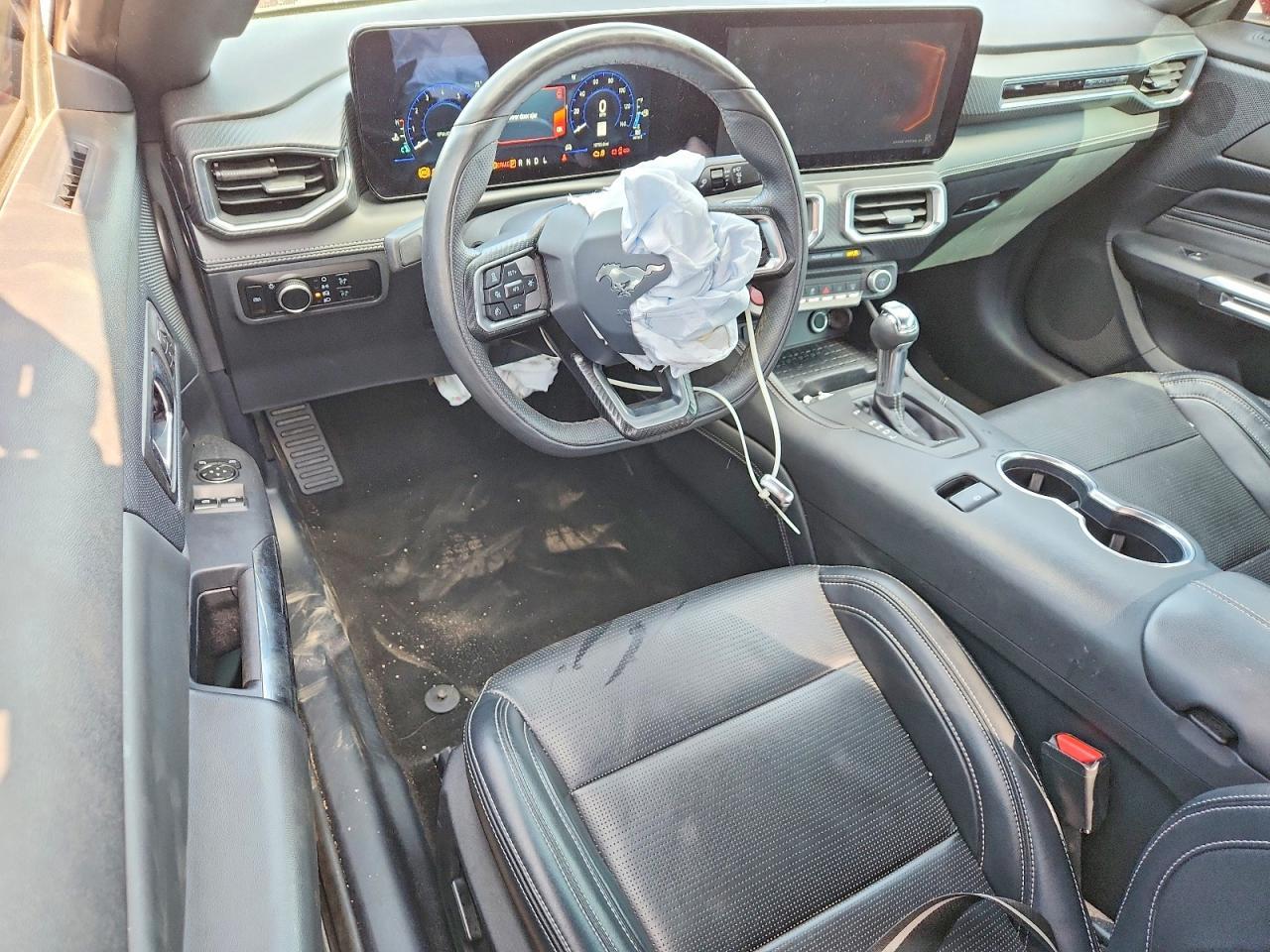 2024 Ford Mustang - zdjęcie 8