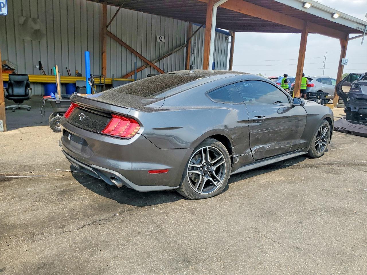 2018 Ford Mustang - zdjęcie 3