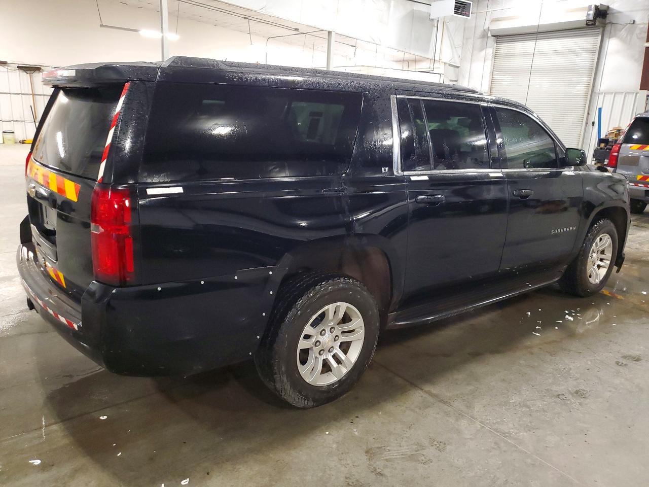2020 Chevrolet Suburban K1500 Lt - zdjęcie 3