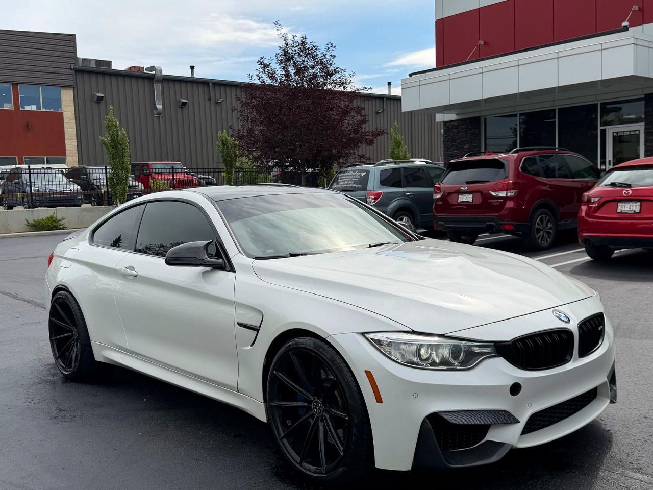 2015 BMW M4 - zdjęcie główne