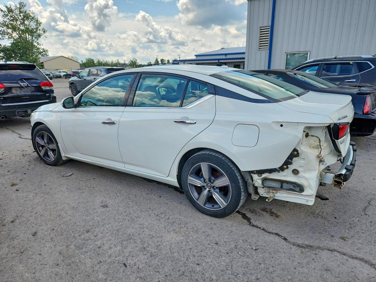 2019 Nissan Altima S - zdjęcie 2