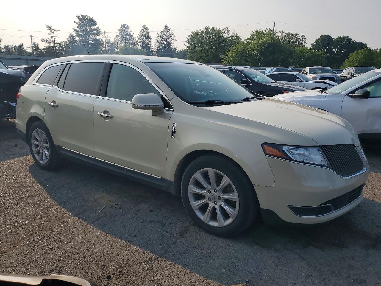 2016 Lincoln Mkt - zdjęcie 4